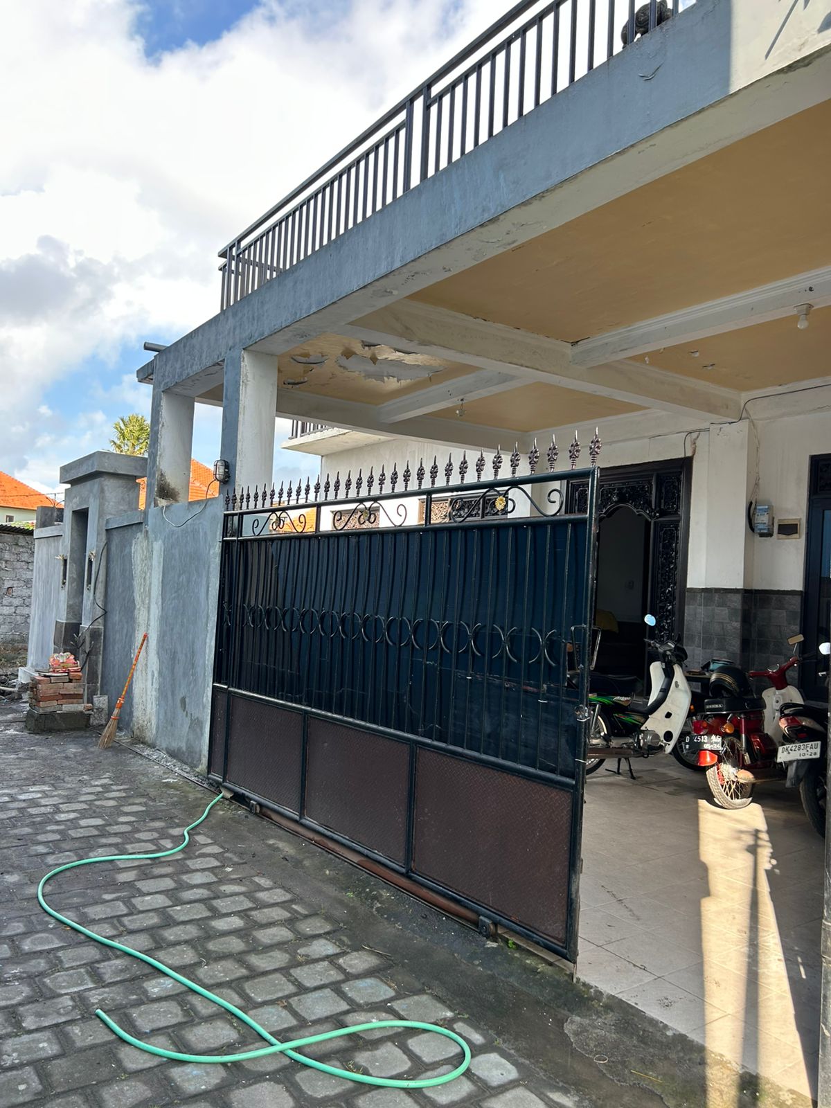Properti terdaftar untuk dijual atau disewa - Rumah Sewa Minimalis Siap Huni Semi Furnished Di Sanur